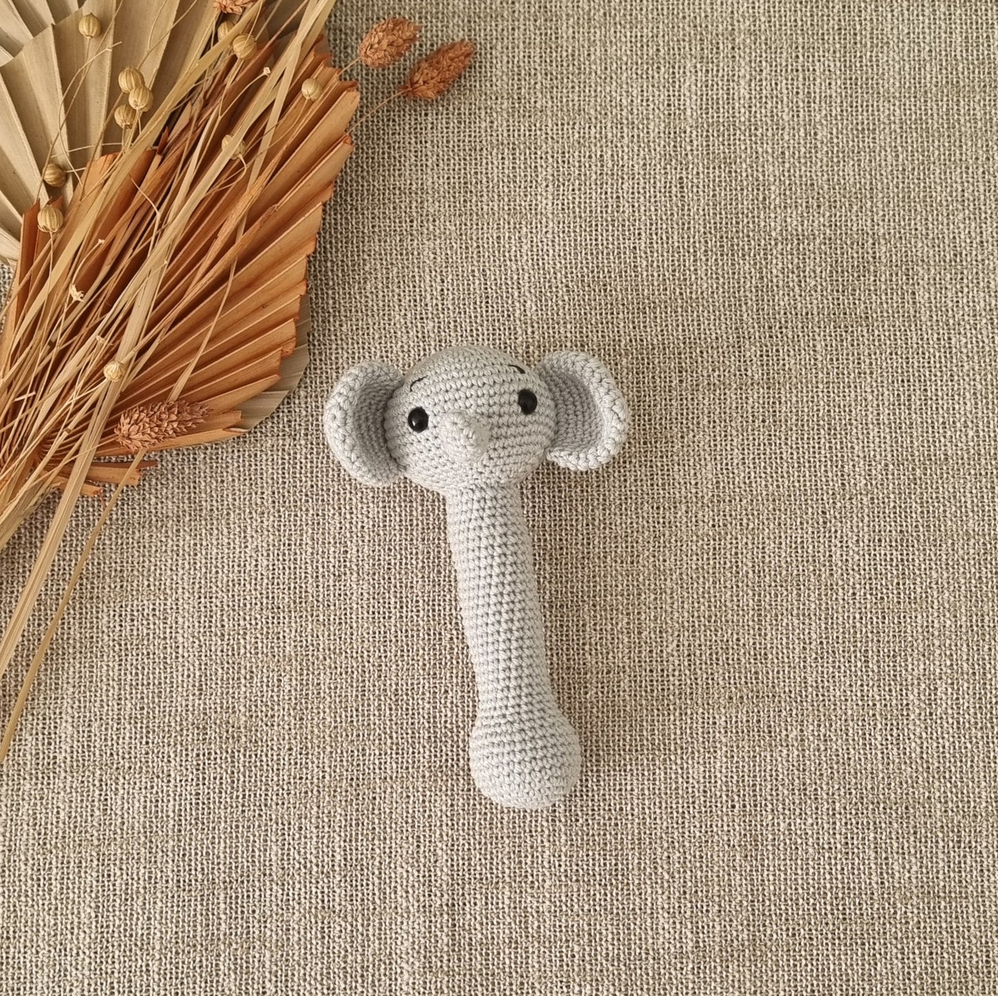 AMIGURUMI BABYRASSELN