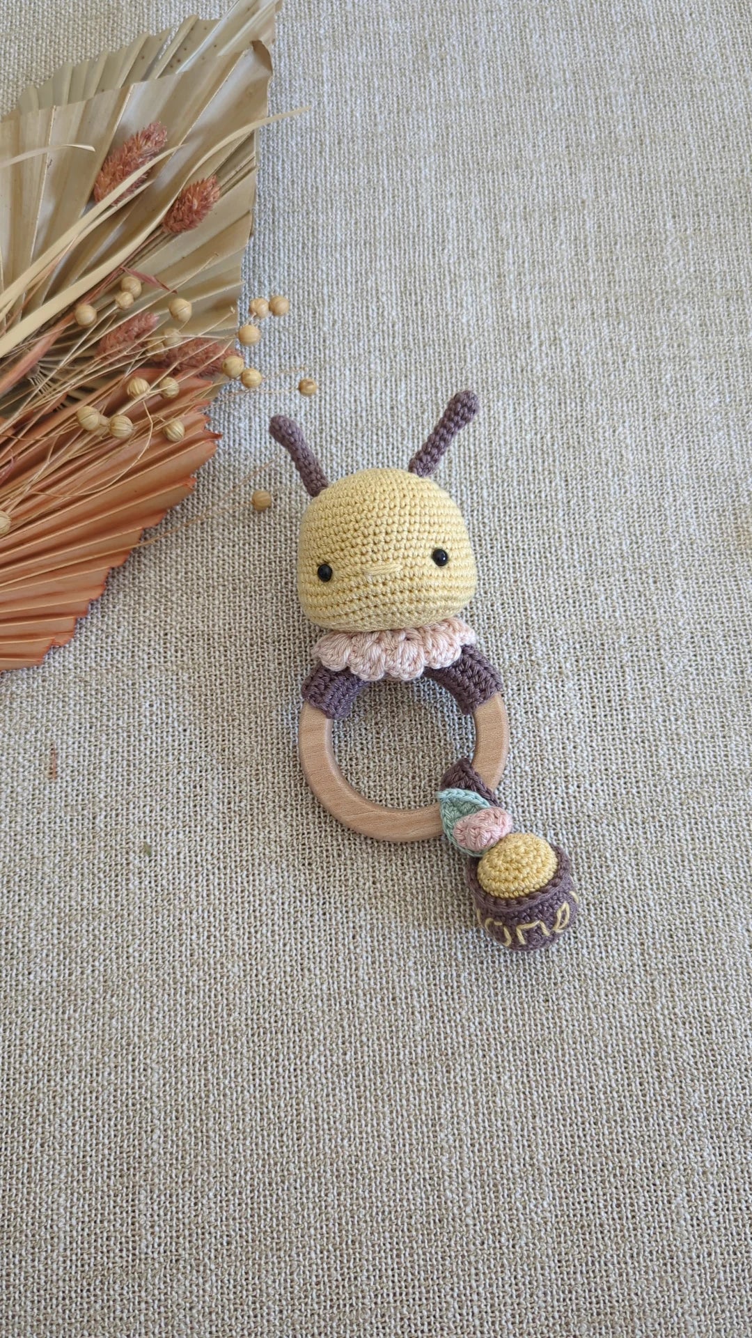 AMIGURUMI BABYRASSEL BIENE