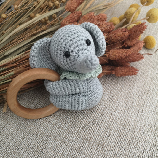 AMIGURUMI BABYRASSEL ELEFANT